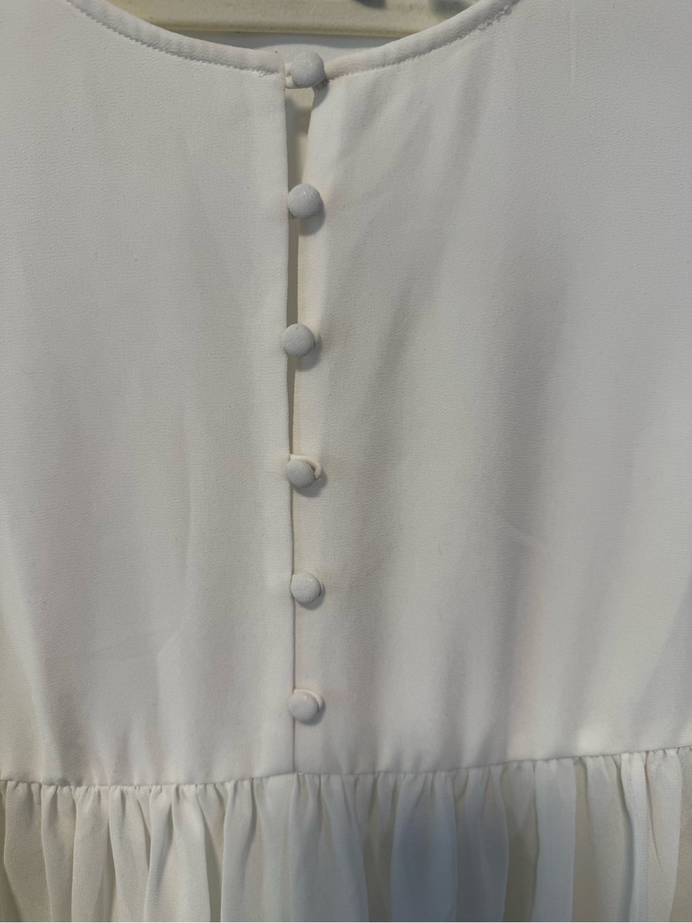 L'Academie White Button-Front Peasant Blouse with Bishop Sleeves - Picture 6 of 6